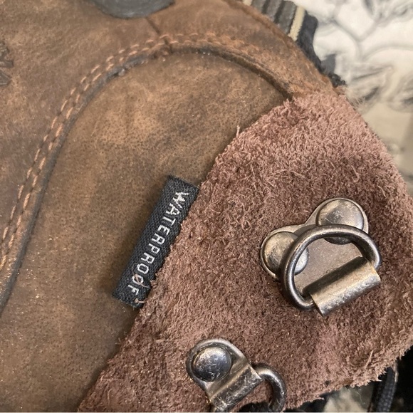 TIMBERLAND Sz 2Y  Hiking Leather Lace Up Ankle Boots Unisex - Picture 10 of 12